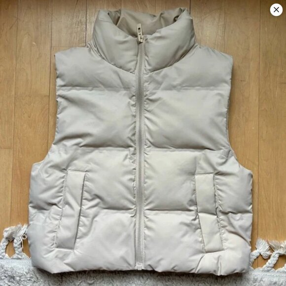 Zara Jackets & Blazers - NWT Zara Puffer Vest in Ivory White XS
